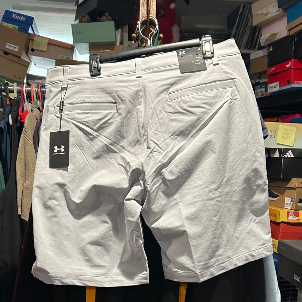 Under Armour Men's size 38 waist Light Gray Athletic Shorts 10” inseam - Picture 3 of 5